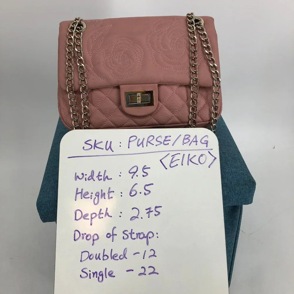 Baby pink quilted purse with chain strap and gold-toned hardware - Picture 14 of 15